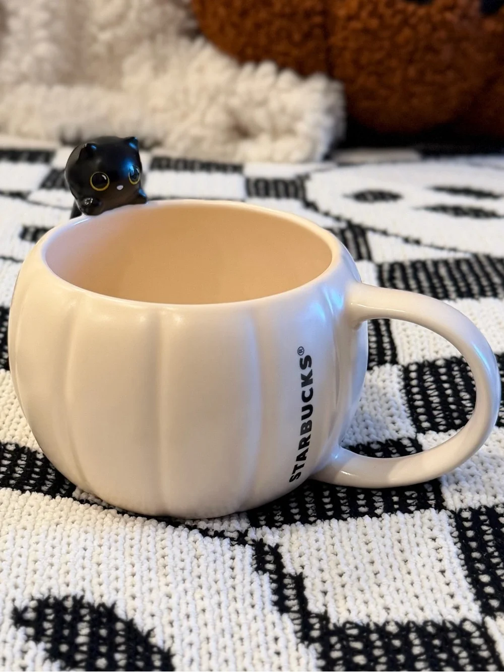 NEW! Starbucks Starbucks Halloween Black Cat Pumpkin Mug 2026